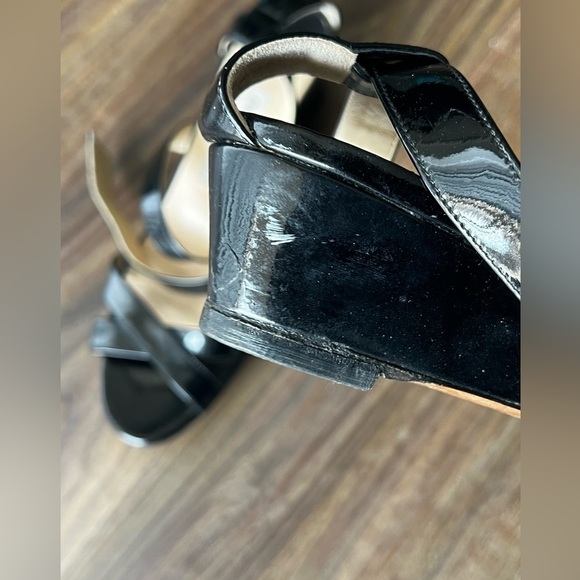 Jimmy Choo “Connor” Black Patent Leather Cross Strap Sandal. Made in Italy - Picture 5 of 10